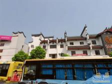 复旦少有三房,楼层好,两梯四户,满五年。