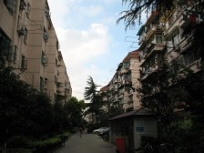 虹口区1梯2户南北两房,户型方正,采光好,看房方便