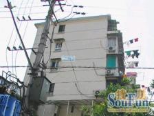 地铁口的中楼层全明户型的精装房,看房方便