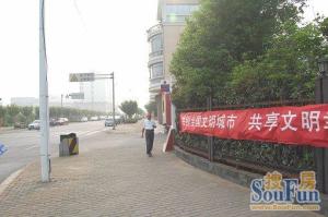 :怡湖花园,燕鸣岛公园,南北相通 采光很好