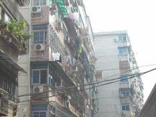 贤士湖住宅区贤士花园 南北通透,采光好 装修好,环镜优美 视野好,诚心出售