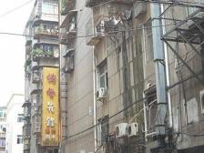 豫章后街(豫章美食城) 南北通透,采光好 视野好,诚心出售