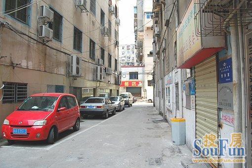 小区相关图