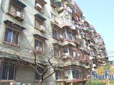 江铃桃花小区 南北通透,采光好 装修好,环镜优美 视野好,诚心出售