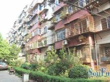 良龙小区 南北通透,采光好 装修好,环镜优美 近地铁 视野好,诚心出售