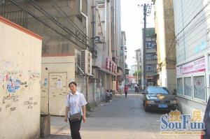 良龙小区,居家装修,总价低,采光好,诚心卖房。
