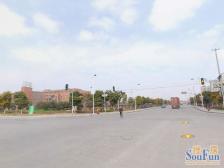 小三房,得房率高,中间楼层,位置安静,价格可谈。