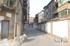 青山南路正规3房 户型方正 实用面积大 总价低 临地铁