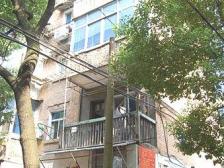 五纬路18号化纤厂宿舍 南北通透,采光好 装修好,环镜优美 视野好,诚心出售