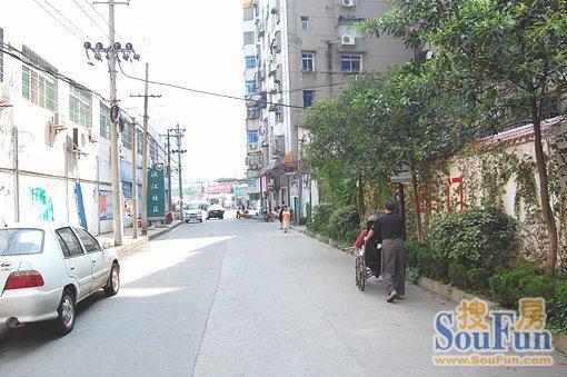 小区相关图