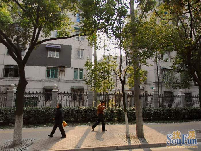 小区相关图