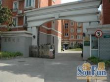 内环内地铁口不靠马路中间楼层精装两房诚意出售