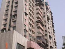 面积137平方米的大三房,看房方便,价格可谈