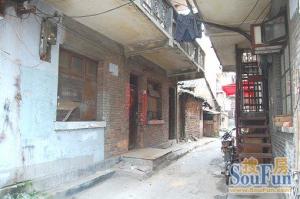 十字街南北通透,采光好近地铁视野好,诚心出售