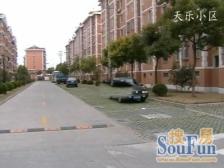 松江新城地铁口+大院子+不靠路!