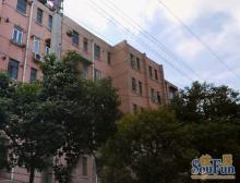 新上边套南北两居室,全明户型,客厅很大,有钥匙