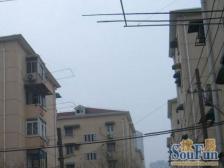 天山路商圈,地铁双轨交汇,高区电梯房,采光无遮挡。