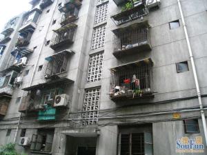 双桥路242号 3室1厅 东南