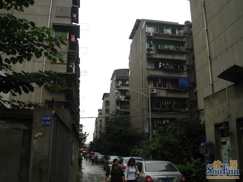 小区相关图