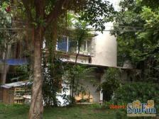 房子是商品房.配套好.出门方便.居家可