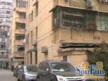 临平路板块近北外滩为数不多的小区,周!边都在动迁