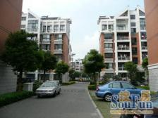 带阁楼,房型方正,店总推荐,精装修,满两年