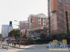 主卧朝南,居家装修,小区中心位置,刚需好房