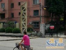 电梯房使用中,小区美丽家园已做好,近8号地铁