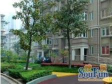 06年小区,近地铁,顶楼带一个小阁楼,不算面积