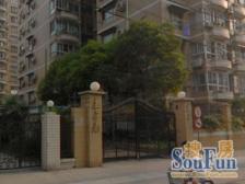 地铁口精装三房,有产权车位,业主置换急售,底价呈现