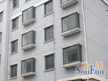 房子朝北一居的,楼层好,不靠马路,滨江低总价。