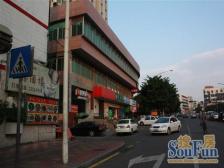 东城教育电梯中层3房厅2卫出售