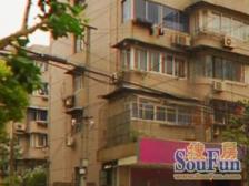 此房满五年 南北通 全明三房 厨卫朝北 双南一北双花园