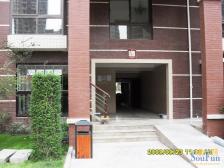 婚房,装修新,保持好,还有地下室,可做一个功能间