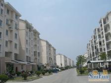 新上房源,飞机户型,中上装修,满五年,诚意出售。