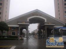 品质小区居中位置低楼层·有三阳台还有车棚·又有车位