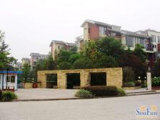 精装三房带露台 保养新拎包入住 户型方正采光好