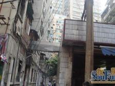 位于三峡广场陈家湾,配套成熟,交通方便,住家便利。