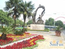 福州路 南北通透,采光好 装修好,环镜优美 周边匹套完善,,出行方便