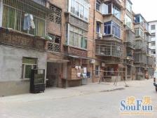 凉伞树五星小区 南北通透,采光好 装修好,环镜优美 中间楼层