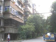 洪都大院八区 南北通透,采光好 装修好,环镜优美 近地铁 视野好,诚心出售