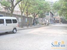 建设路151弄通用机械厂宿舍 南北通透,采光好 近地铁 中间楼层