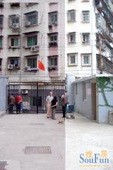 蓝天雅居南北通透,采光好周边匹套完善,,出行方便