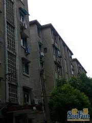 全明户型,方形板正,采光性和通透性都好,设计比较合理