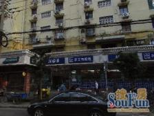 江苏路地铁口精装一房!!!地铁口两百米!!!