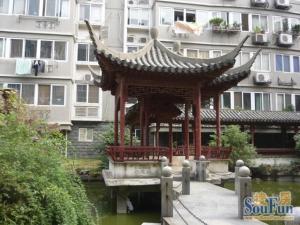 万福园 南北通透,采光好 装修好,环镜优美 中间楼层