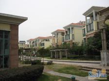 象湖威尼斯花园 南北通透,采光好 视野好,诚心出售