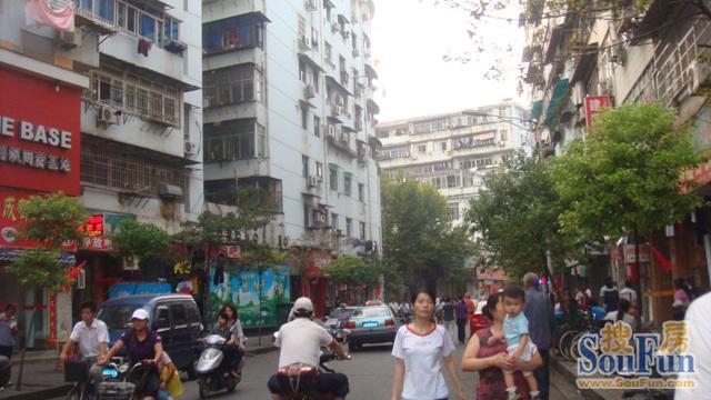 小区相关图