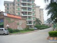 户型方正,朝东,业主置换,价钱还可以商量。