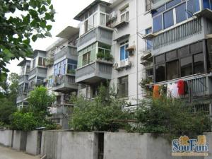 马上通地铁了,小区环境不错,经典小户型部价低楼层好